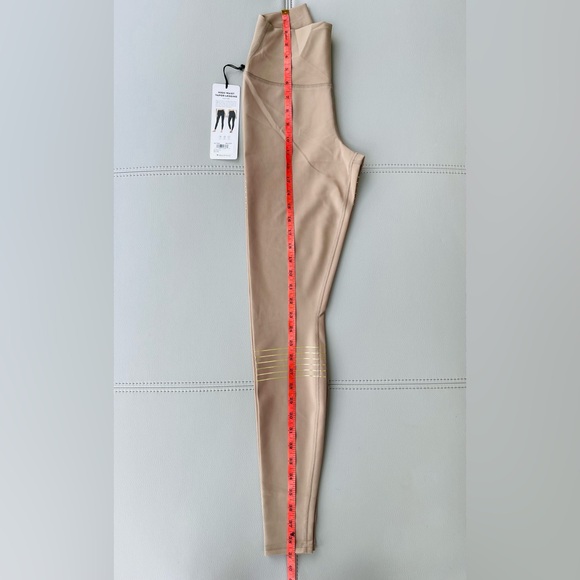 NWT! ALO YOGA High-Waist Vapor Legging Nude w/ Gold Highlights (Spark Gravel) XS - Picture 14 of 16
